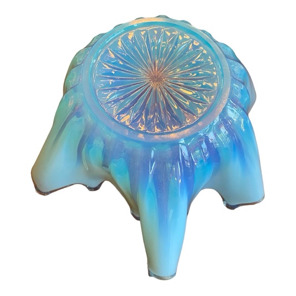 Vintage Fostoria Blue Opalescent Glass Heirloom Crimped Handkerchief Bowl. MINT - Picture 10 of 13